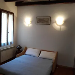  Holiday home San Barnaba Artist's District House