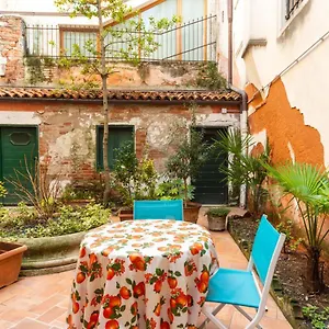 https://ca-longhi.hotelslidodijesolo.com