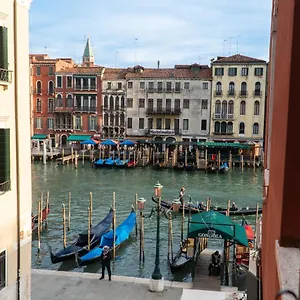 https://rialto-deluxe-apartment-rr.hotelslidodijesolo.com